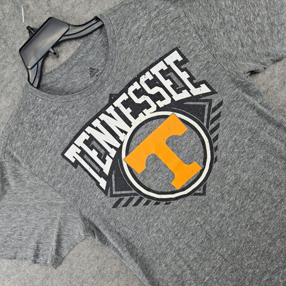 Adidas Tennessee Volunteers T-Shirt Men Small Gray Short Sleeve NCAA Graphic Tee